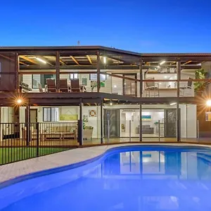 Oceanic Drive 78 Warana , Parrearra Australia