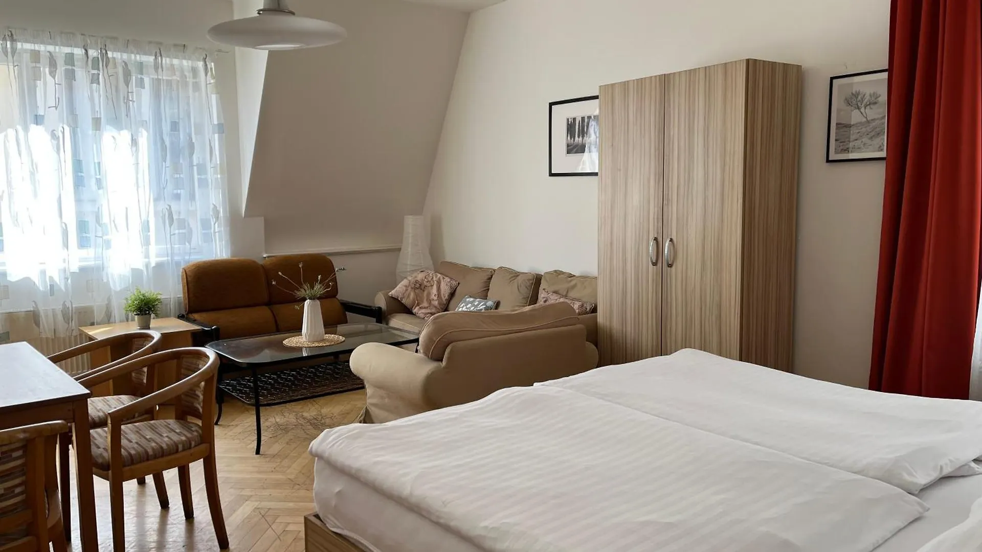 Residence U Vejvodu Prag Lägenhet
